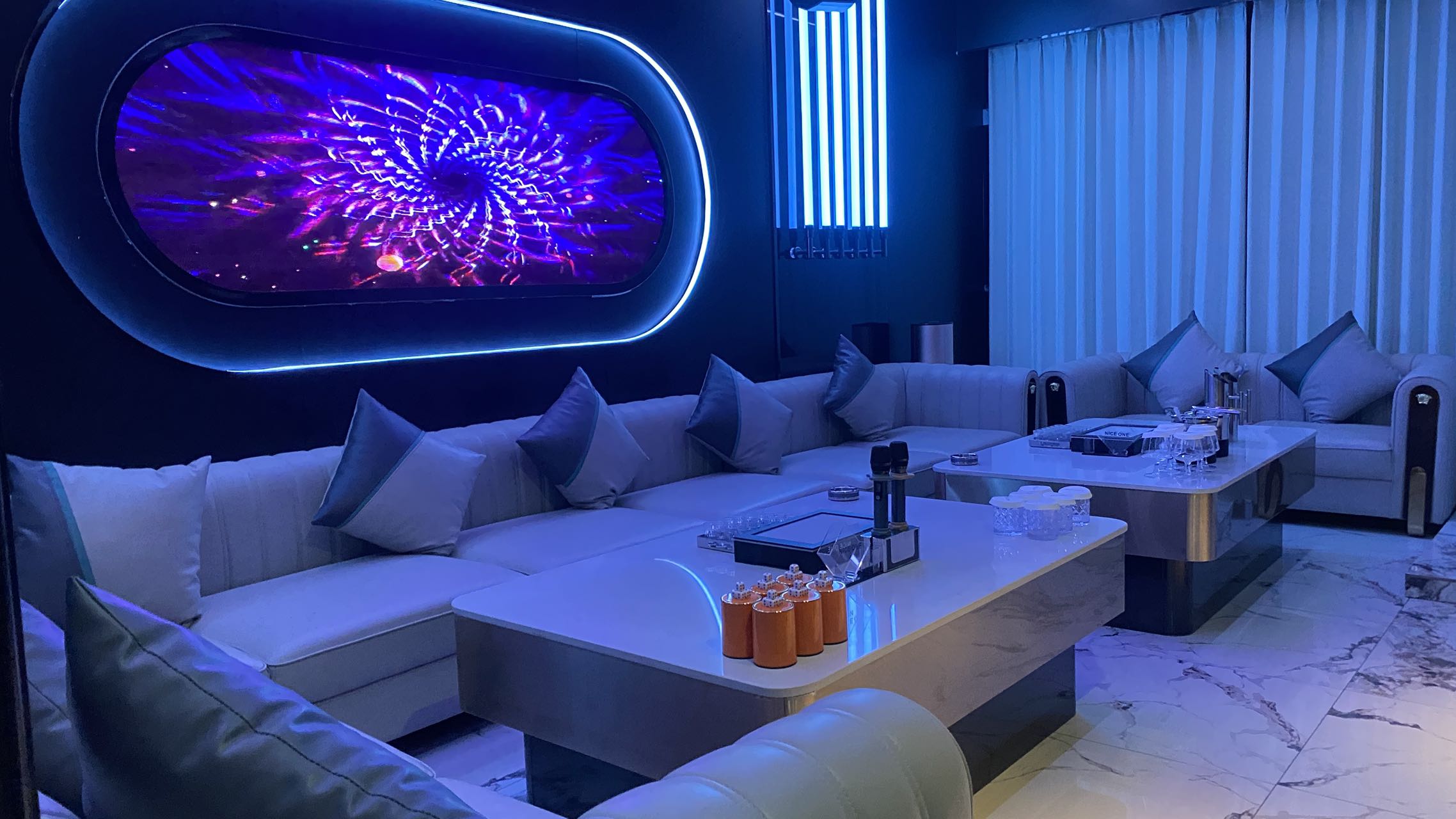 北京鑫耀KTV急聘女模特日结|高薪福利拉满,青春就该绽放